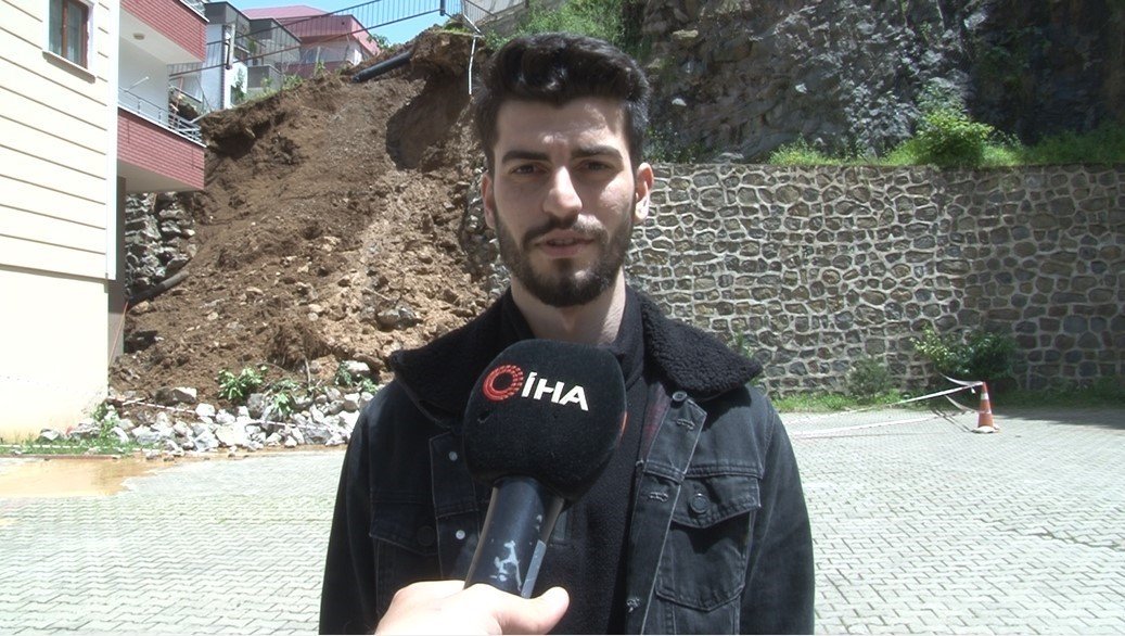 Trabzon’da bir sitenin istinat duvarı böyle çöktü, o anlar güvenlik kamerasına yansıdı