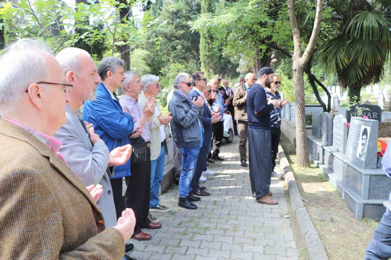 Yıldıray Çınar mezarı başında anıldı