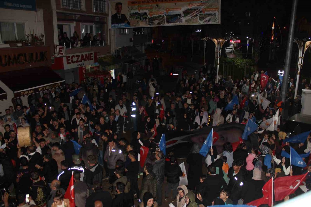 Türkelililer, Erdoğan’ın zaferini kutladı