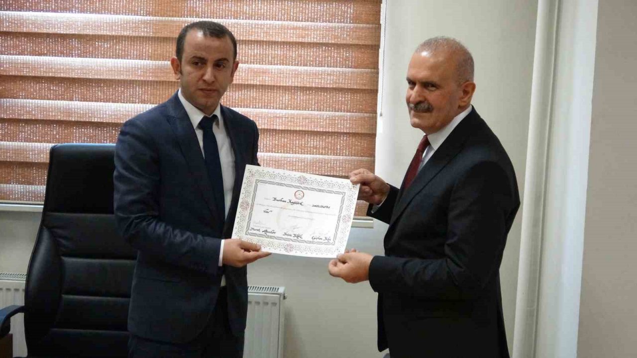 AK Parti Van milletvekilleri mazbatalarını aldı