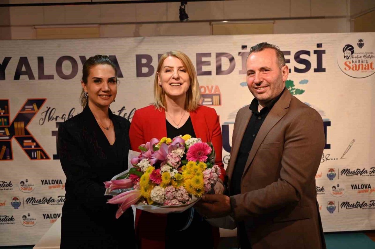 Gazeteci Türküsev Yalova’da okuyucularıyla buluştu