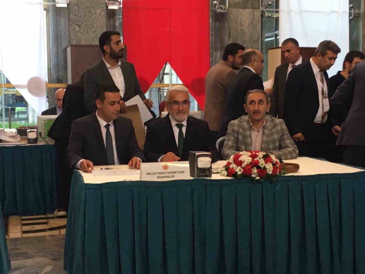 Milletvekili kayıtları devam ediyor: HÜDA-PAR’lı vekiller kayıtlarını yaptırdı