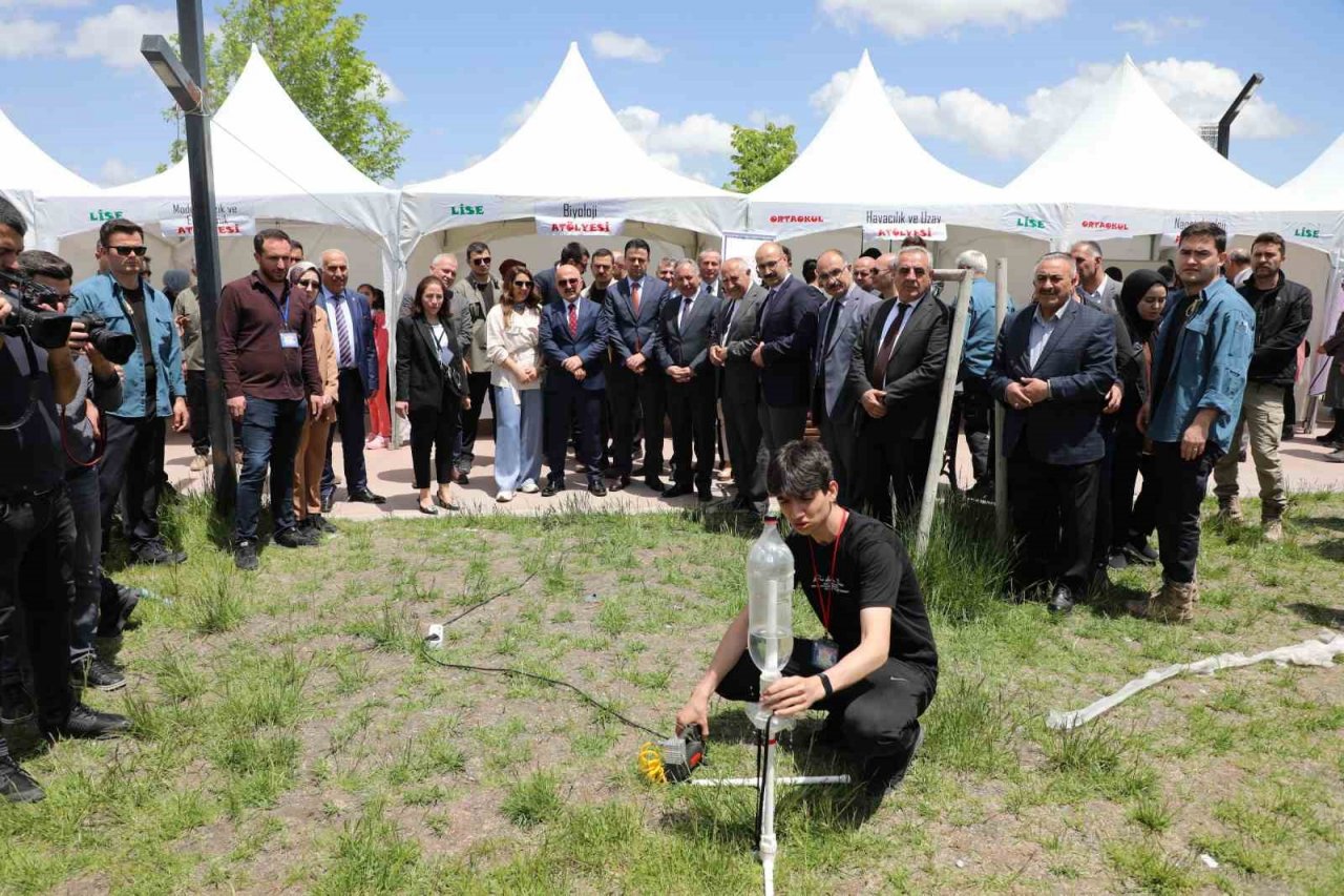 Ağrı’da Bilim Şenliği başladı