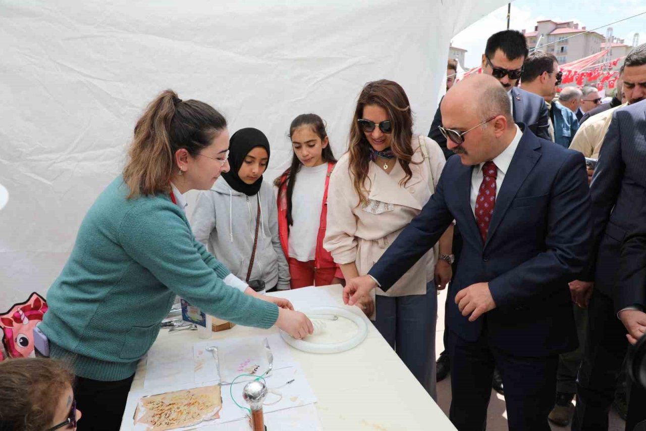Ağrı’da Bilim Şenliği başladı