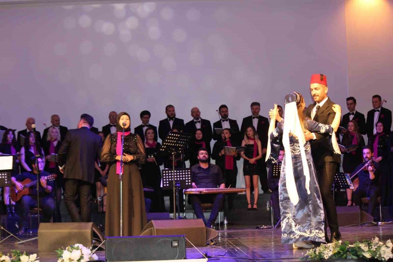 Yeşilçam Film Müzikleri Konseri büyük ilgi gördü