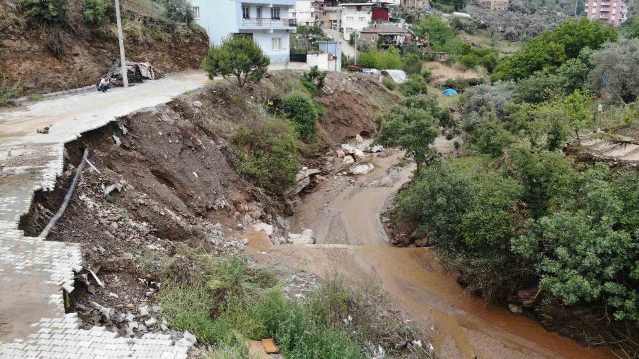 Aydın’ın incir deposu Meşeli, sel ve doluya teslim oldu