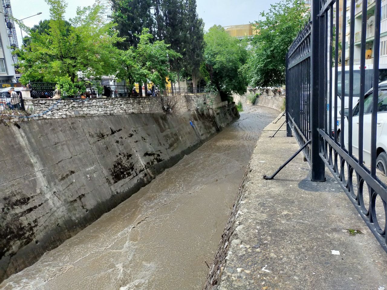 Tabakhane Deresi’nde sular yükseldi