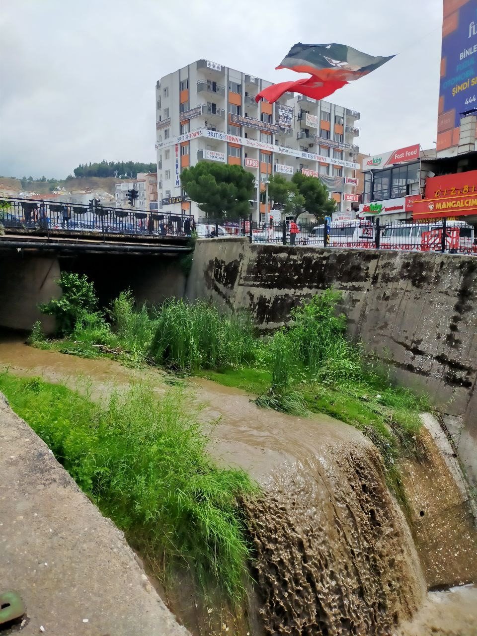 Tabakhane Deresi’nde sular yükseldi