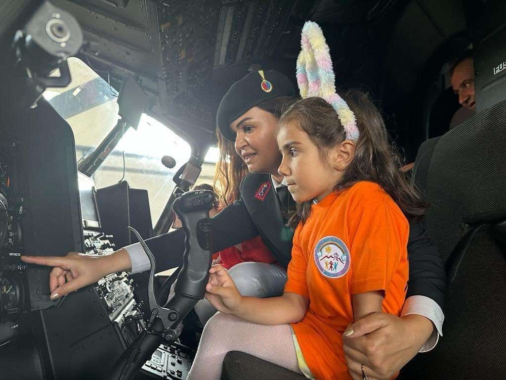 Aydın İl Jandarma Komutanlığı minik misafirlerini ağırladı