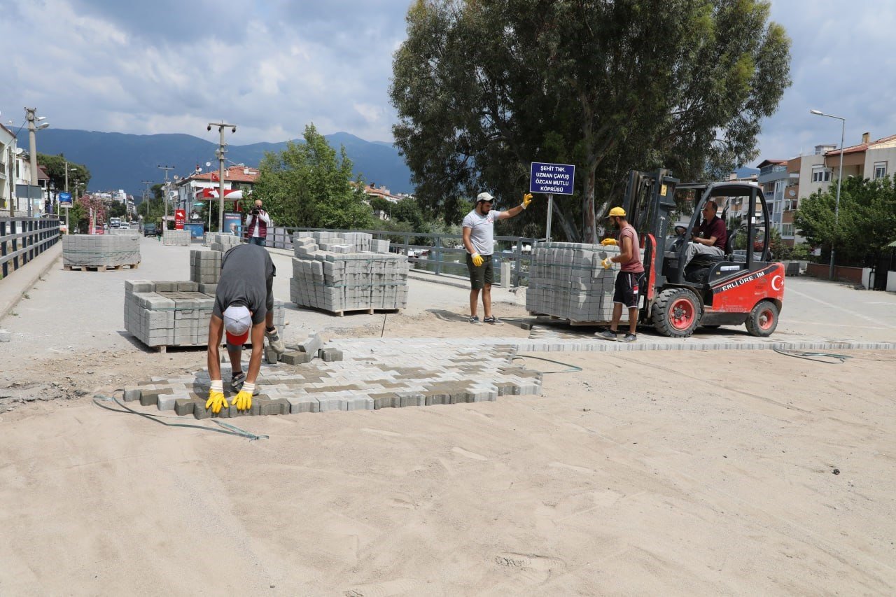 İkizçay Mahallesi’nde yollar yenileniyor