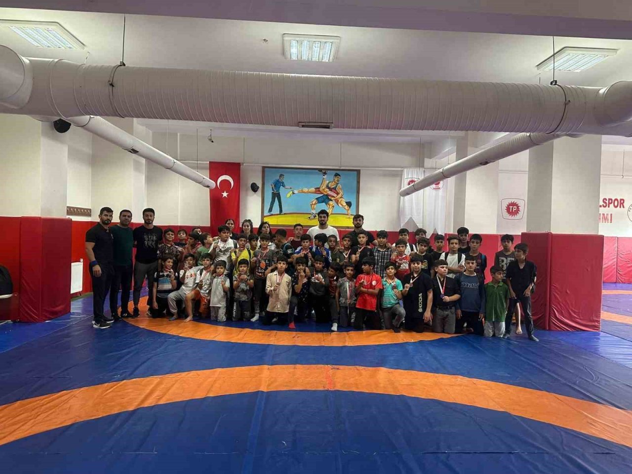 Küçükler minderi terletti