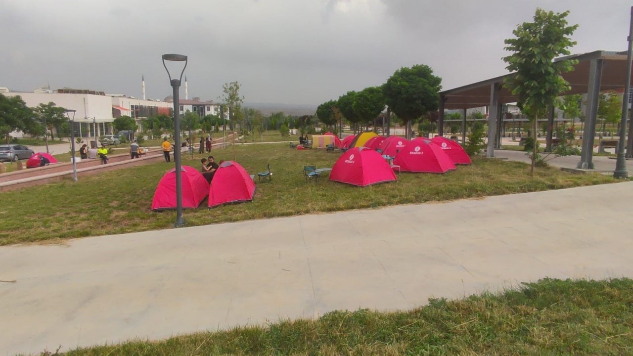 Batman’da çocuklar aileleriyle kamp yaparak doğayı öğrendi