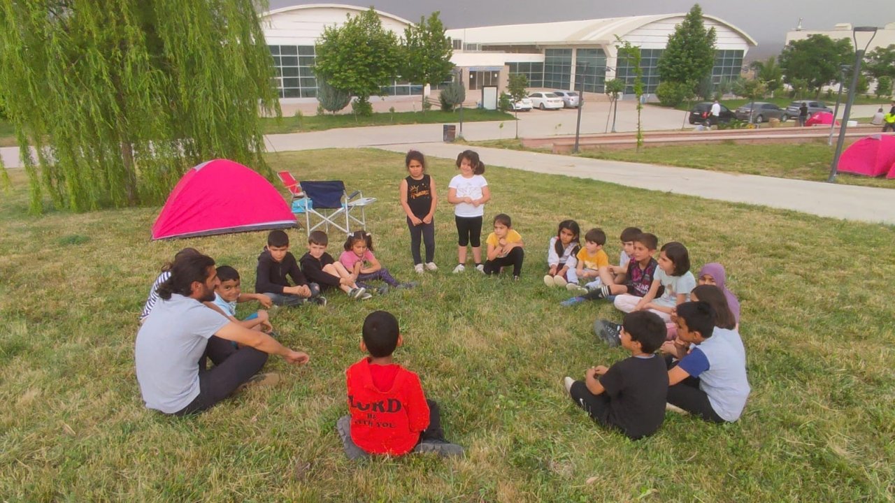 Batman’da çocuklar aileleriyle kamp yaparak doğayı öğrendi