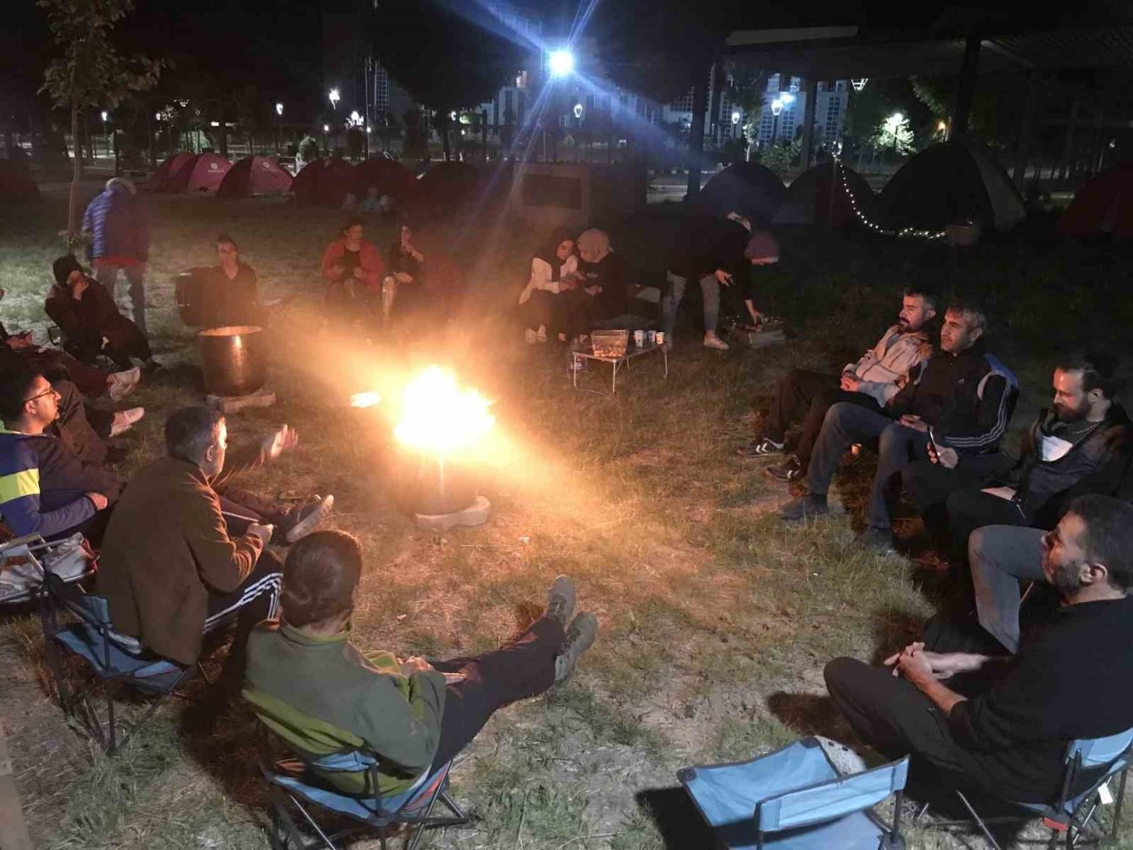 Batman’da çocuklar aileleriyle kamp yaparak doğayı öğrendi