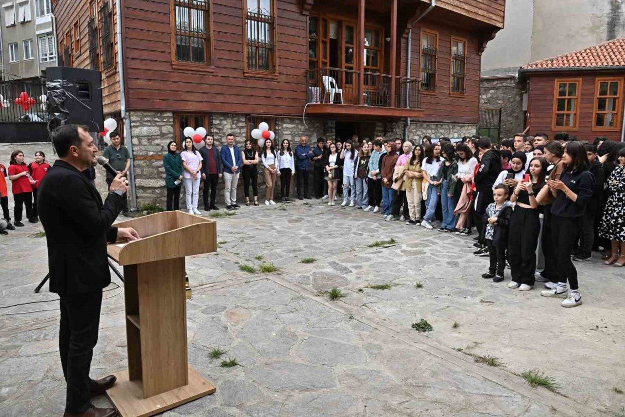 Bilgi Evi öğrencileri yıl sonu etkinliğinde doyasıya eğlendi