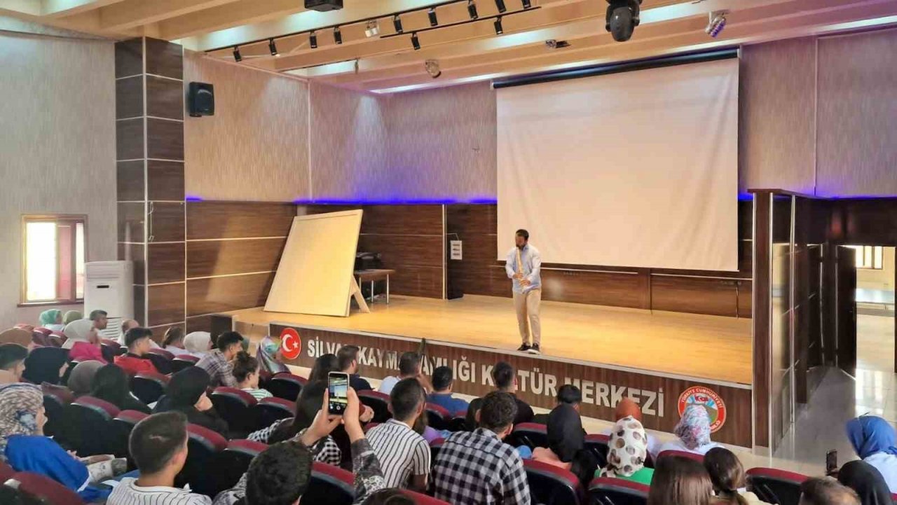 Akademi lise ve bilgievi öğrencilerine motivasyon semineri düzenlendi