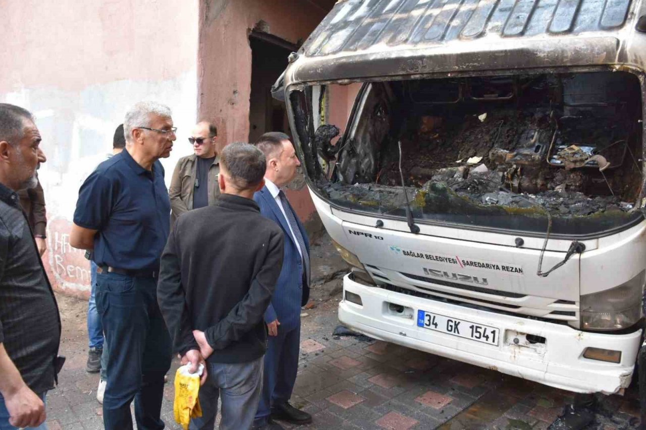 Bağlar Belediye Başkanı Beyoğlu, çöp aracının yakılmasına tepki gösterdi