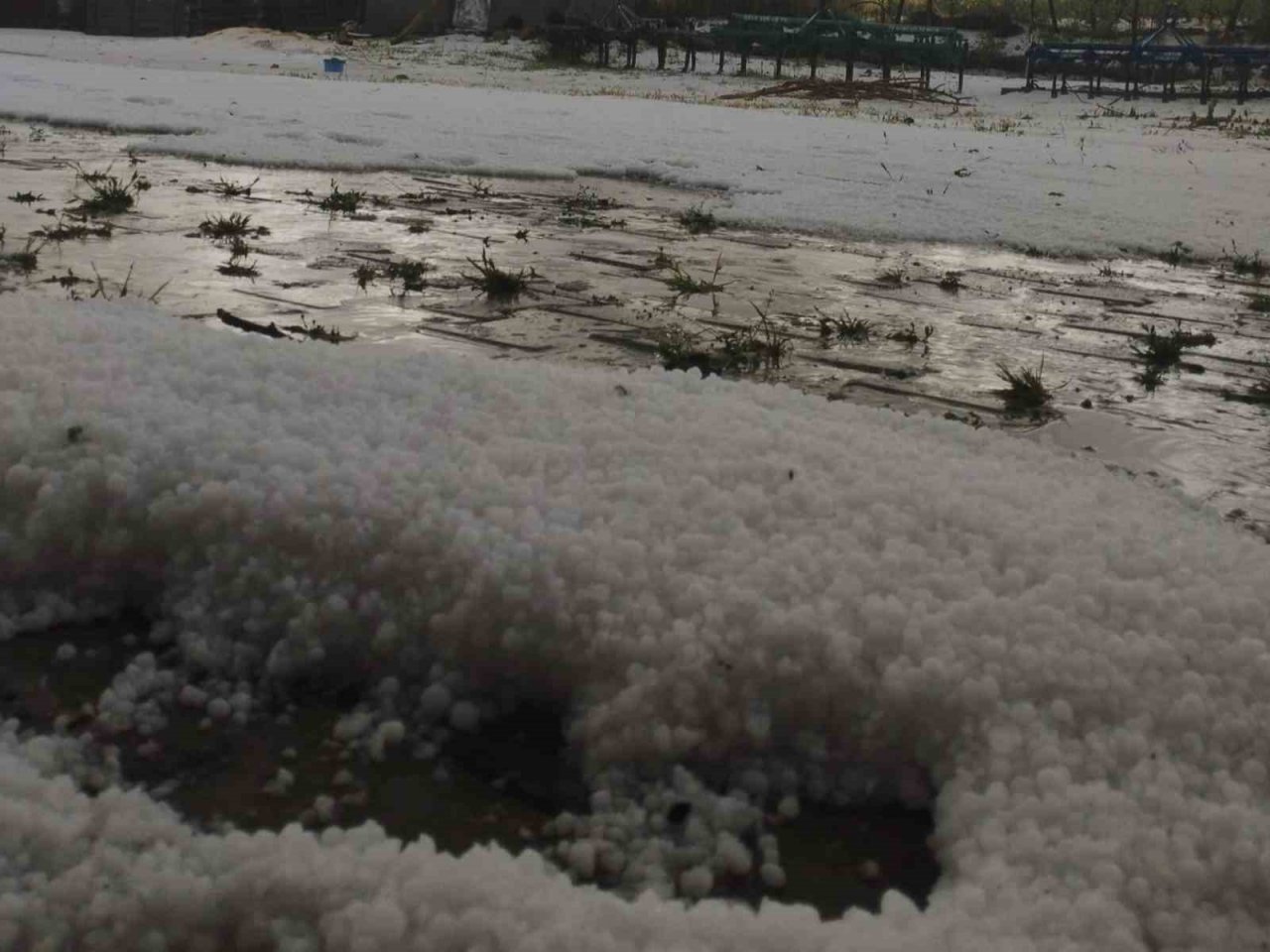 Diyarbakır’da sağanak ve dolu hayatı olumsuz etkiledi