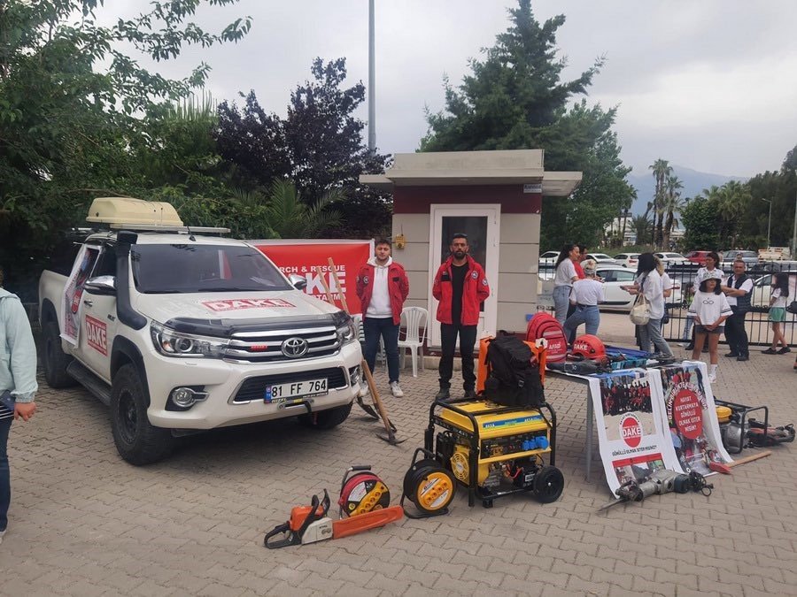 Depremzedeler için açılan panayırda DAKE’de yer aldı