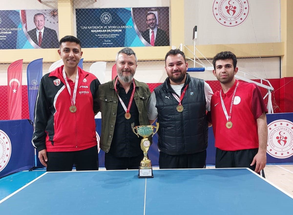 Kurumlar arası masa tenisi turnuvası yapıldı