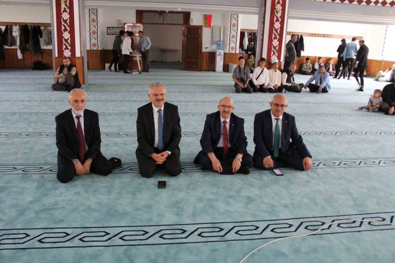 En güzel hutbeyi okumak için yarıştılar