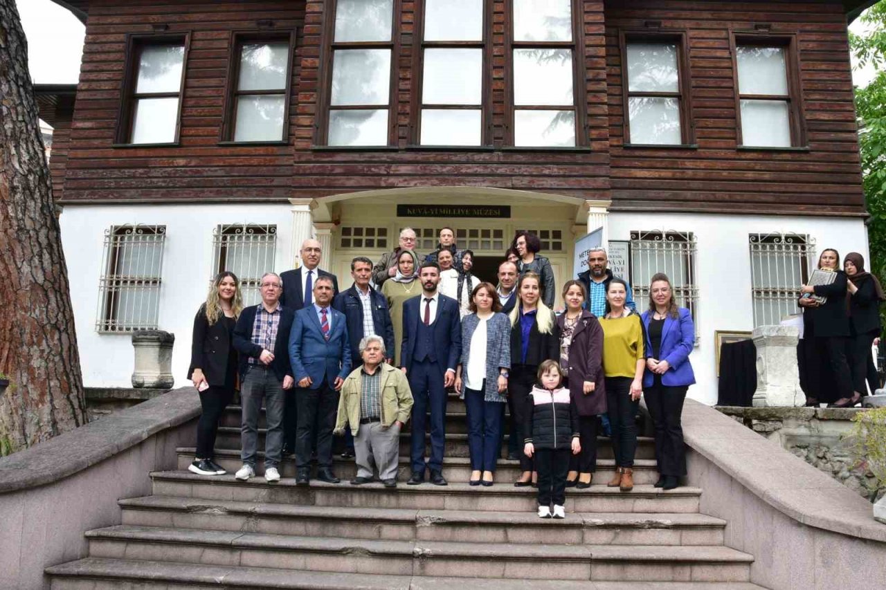 Engelli sanatçılar Doğan ve Elaldı’dan karma sergisi