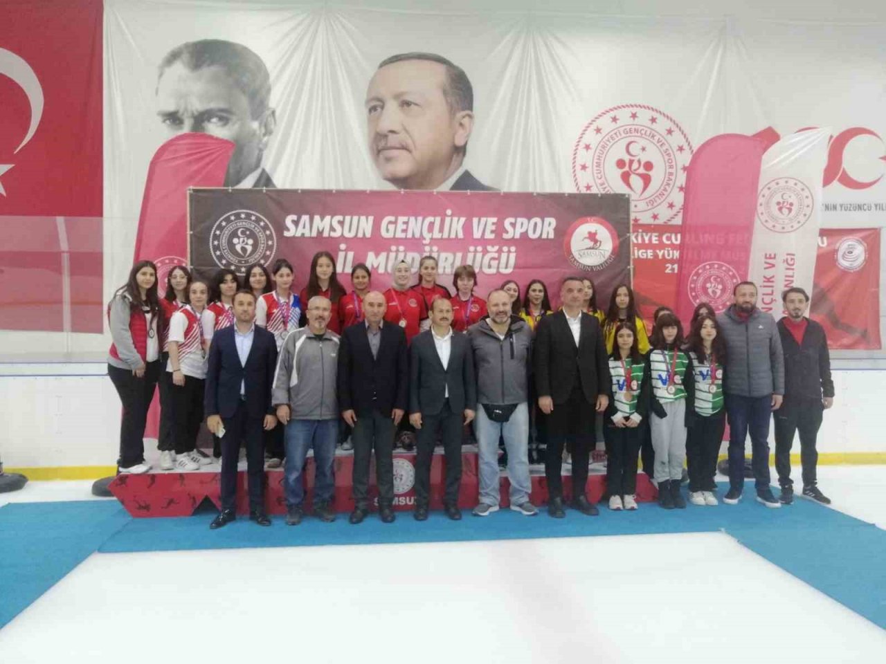 Curlingte heyecan sürüyor