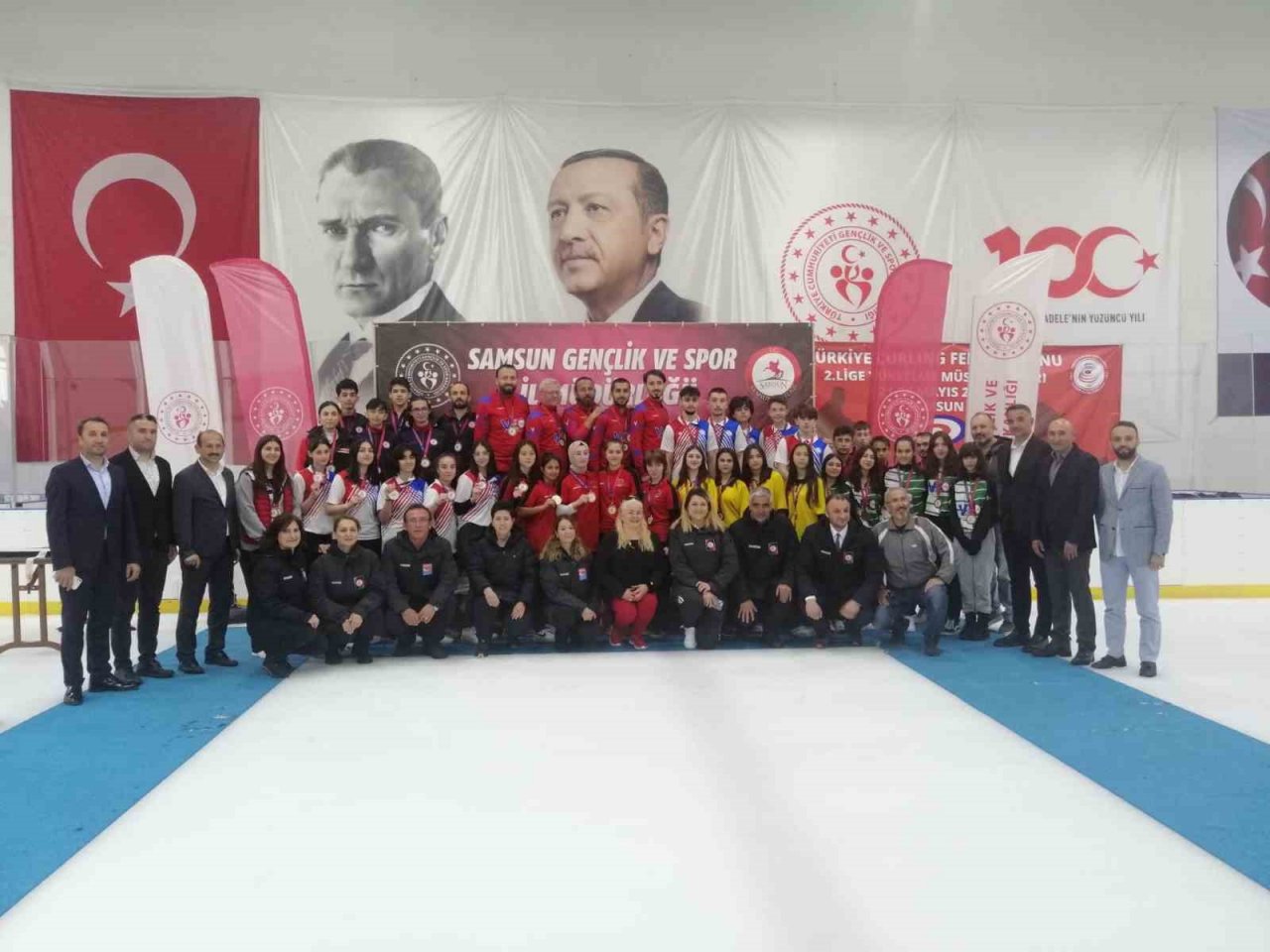 Curlingte heyecan sürüyor