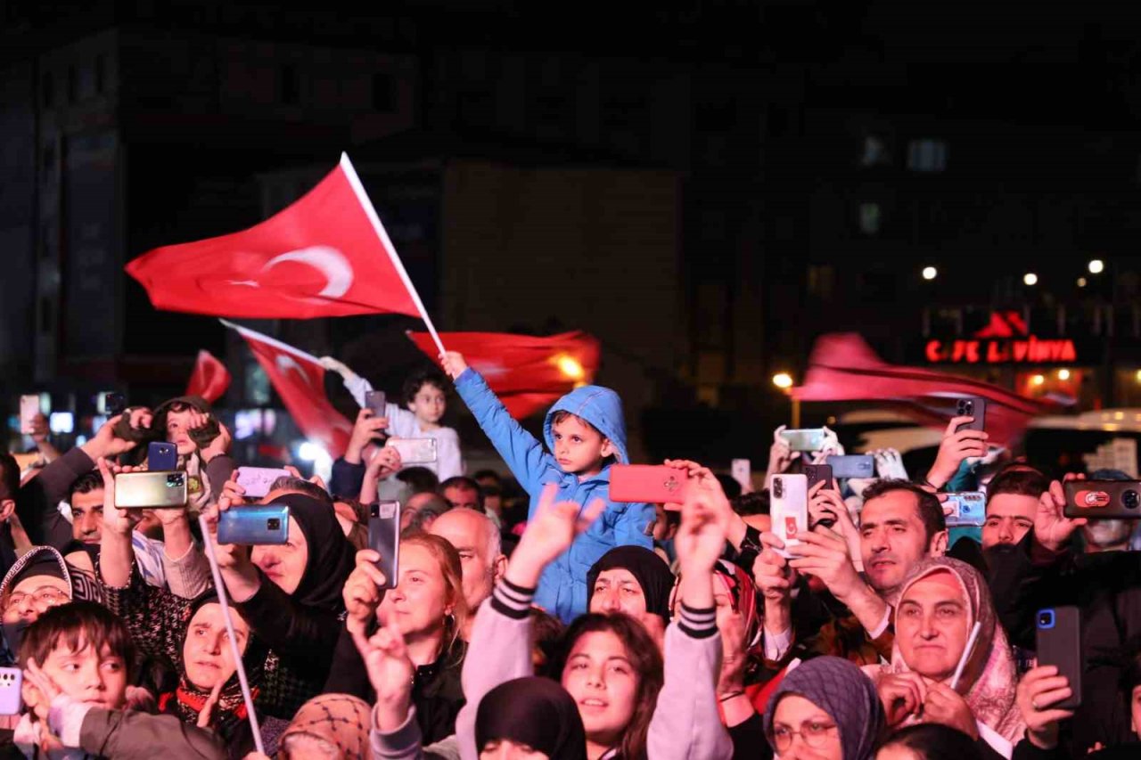 Esenler’de sokaklara sığmayan fetih coşkusu