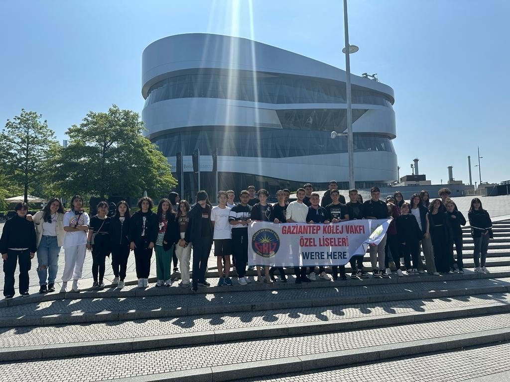 Kolej öğrencilerine Avrupa’da bilim ve kültür gezisi