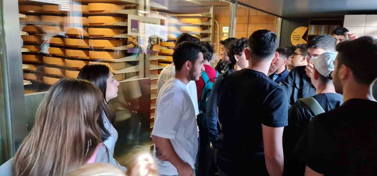 Kolej öğrencilerine Avrupa’da bilim ve kültür gezisi