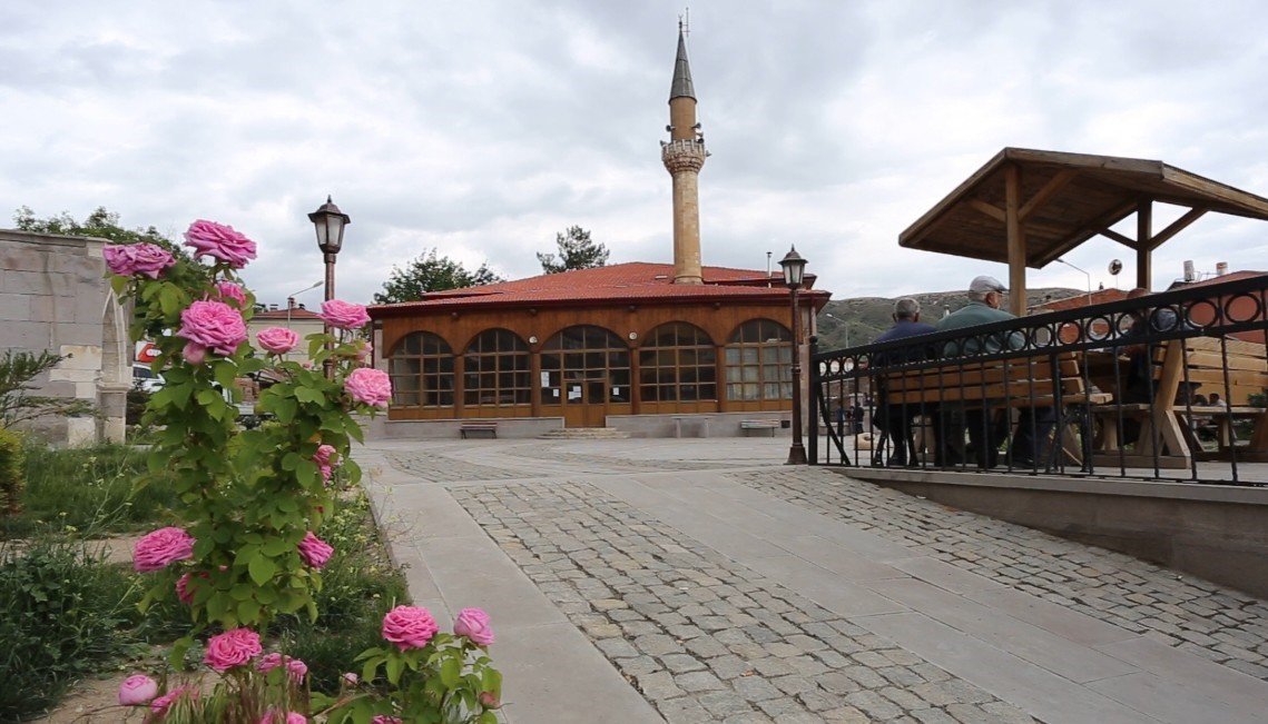 Gülabibey Camisi’nde 5,5 asırdır ezan sesi yükseliyor