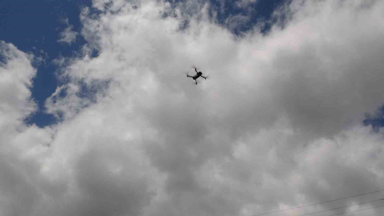 Yüksekova’da zirai mücadelede dron dönemi