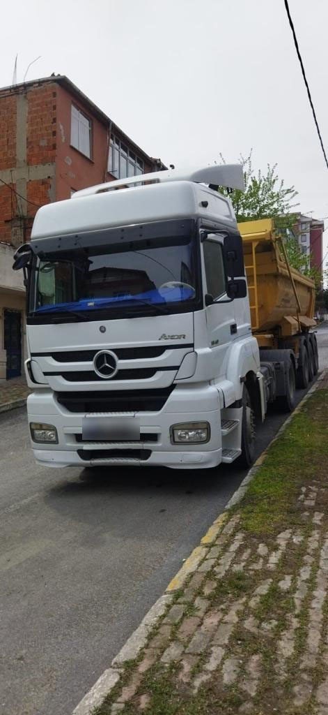 Trafiğin akışına engel olan 3 kamyon sürücüsüne ceza yağdı