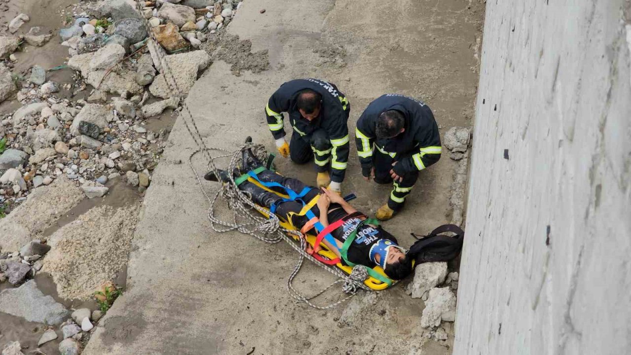 15 metreden düşen genci itfaiye böyle kurtardı