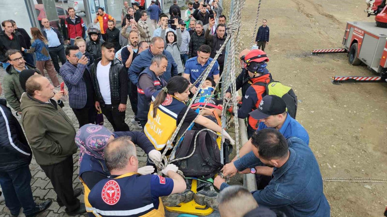 15 metreden düşen genci itfaiye böyle kurtardı