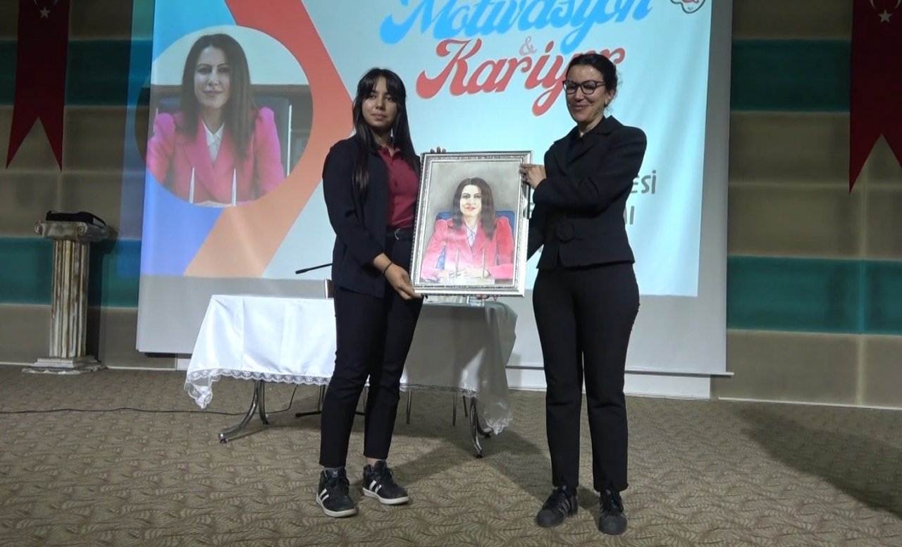 Muş’ta motivasyon ve kariyer semineri düzenlendi