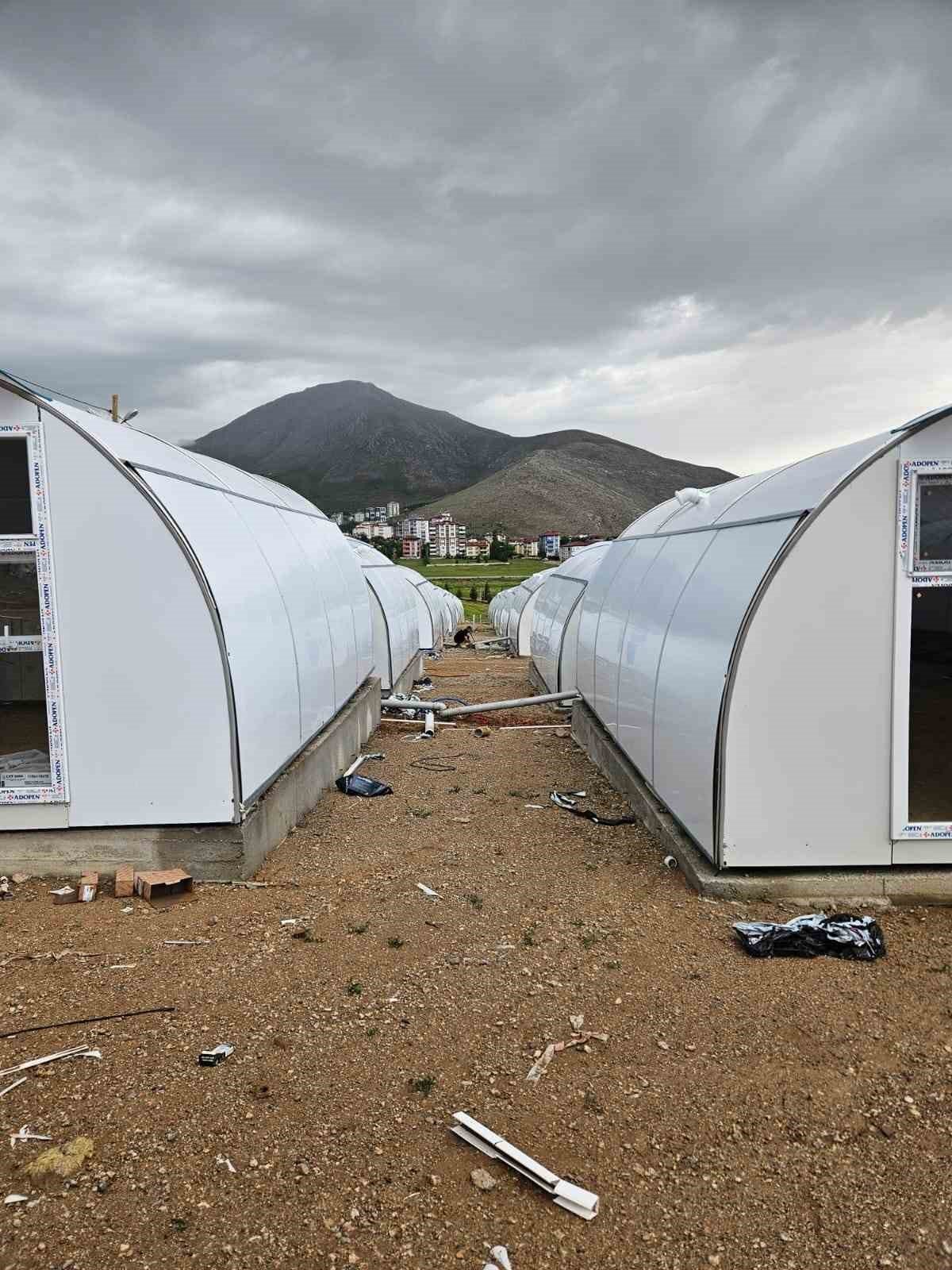 Büyükkılıç: "Elbistan’a 100 konteynerlik modern kent çalışmalarımız sürüyor"