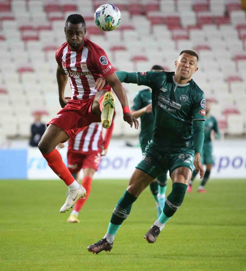 Konyaspor'dan Sivasspor'a 3 puan hediye