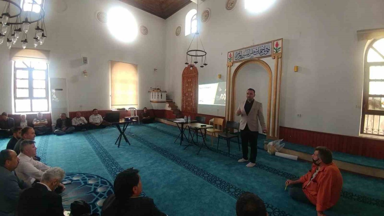 Köyceğiz’de din görevlilerine bağımlılıkla mücadele semineri verildi