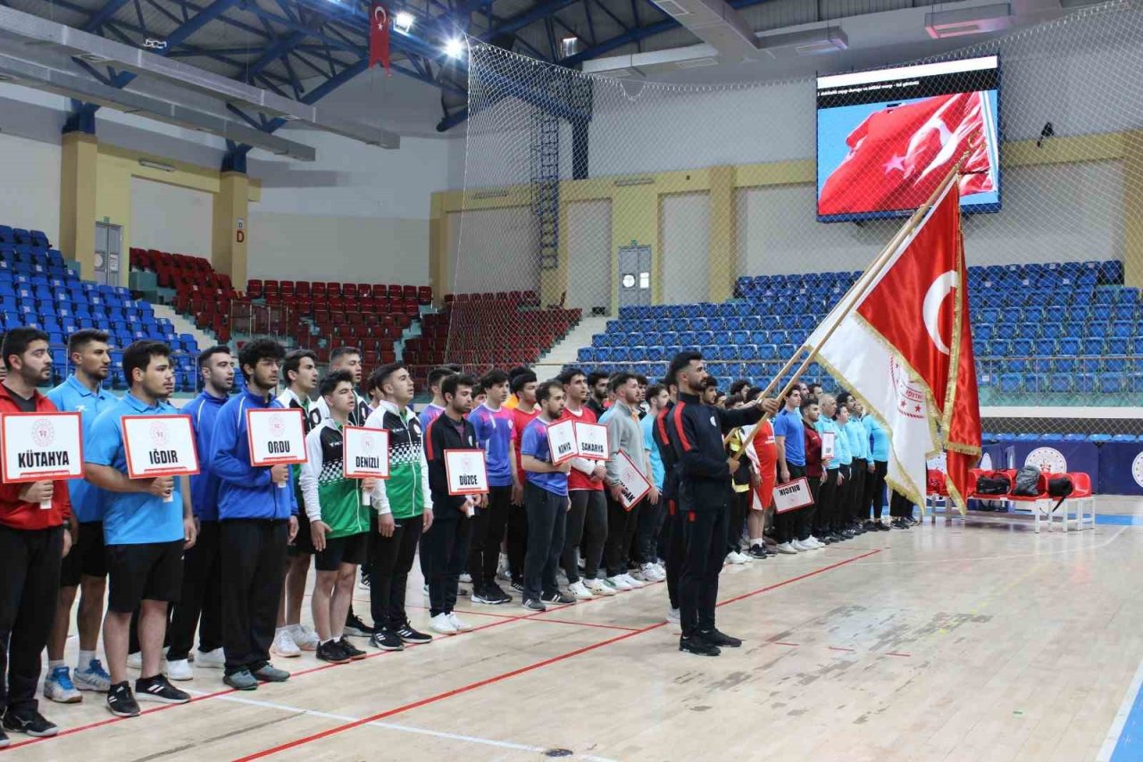 Yurtlar arası masa tenisi turnuvası Düzce’de başladı