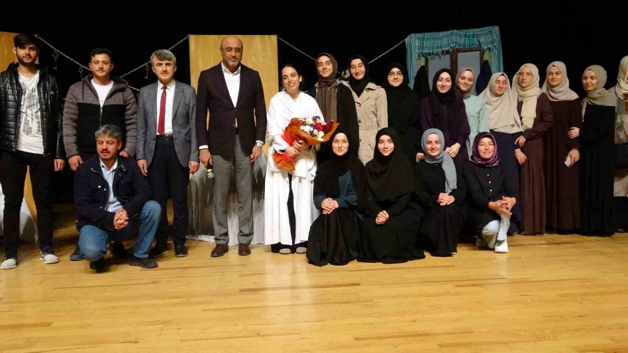 Kütahya İHH, Filistin’deki insanlık dramını sahneye taşıdı