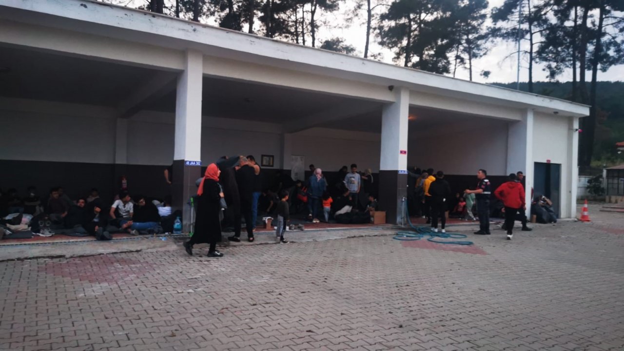 Marmaris’te Jandarma ekipleri 96 düzensiz göçmen yakaladı