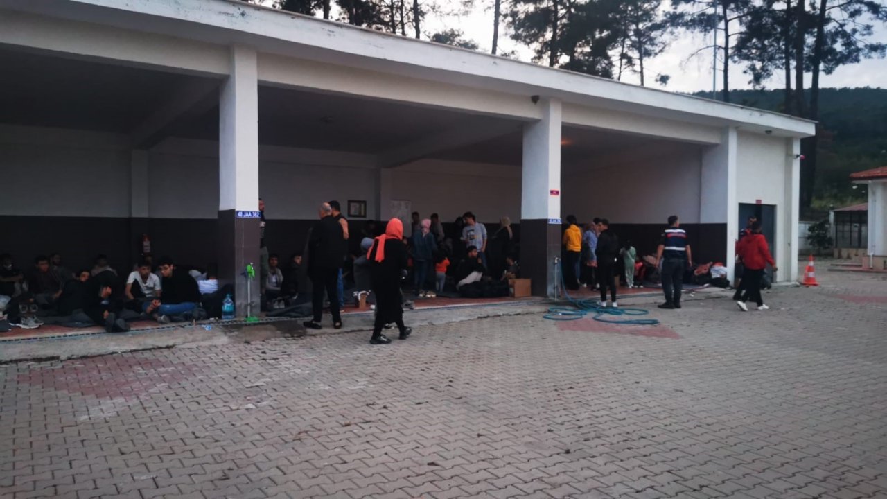 Marmaris’te Jandarma ekipleri 96 düzensiz göçmen yakaladı