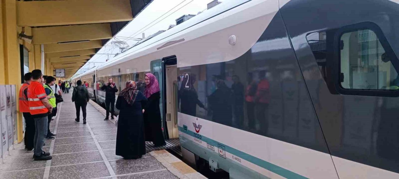 Bakan Karaismailoğlu: "3’üncü tren setinin bu yılın 3’üncü çeyreğinde hazır hale getirilmesi planlanıyor"