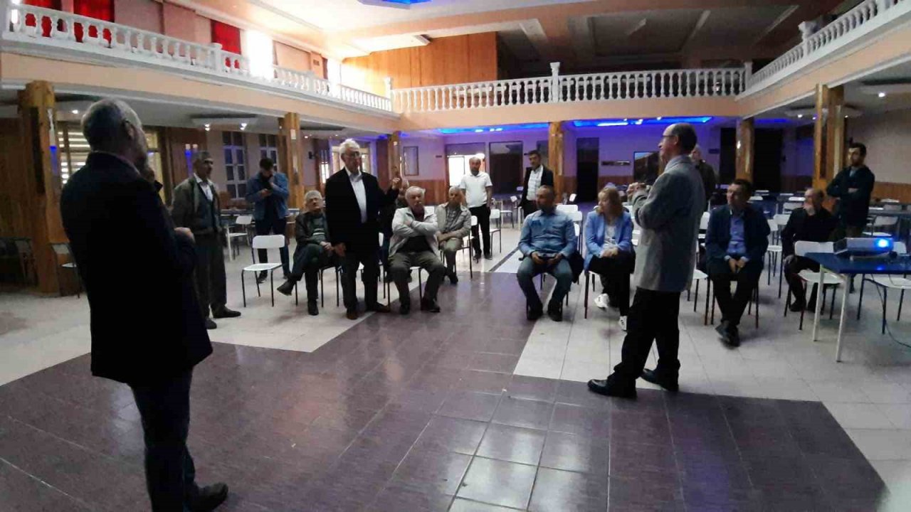 Çiftçiler bilmediklerini bu toplantıda öğrendi