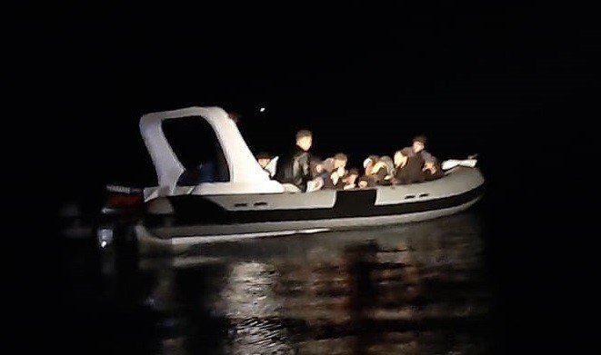 Bodrum’da 20 düzensiz göçmen kurtarıldı, 11’i yakalandı