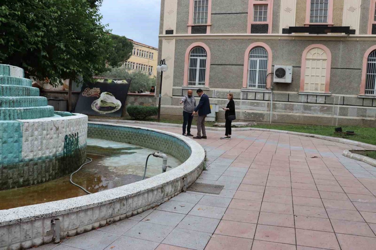 Nazilli Belediyesi merkezdeki büfeyi yeniliyor