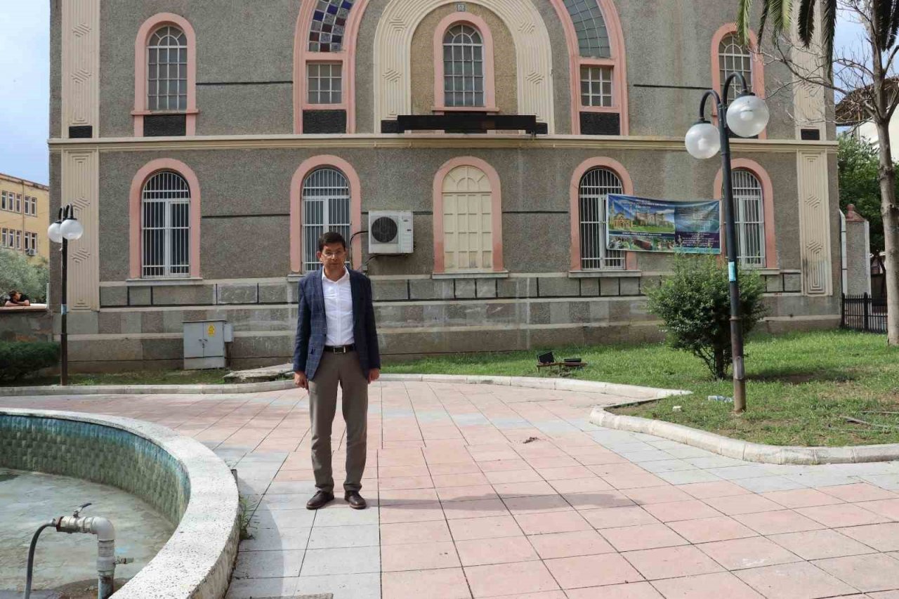 Nazilli Belediyesi merkezdeki büfeyi yeniliyor