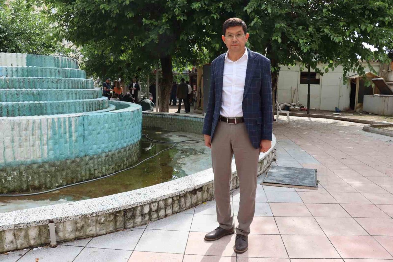 Nazilli Belediyesi merkezdeki büfeyi yeniliyor